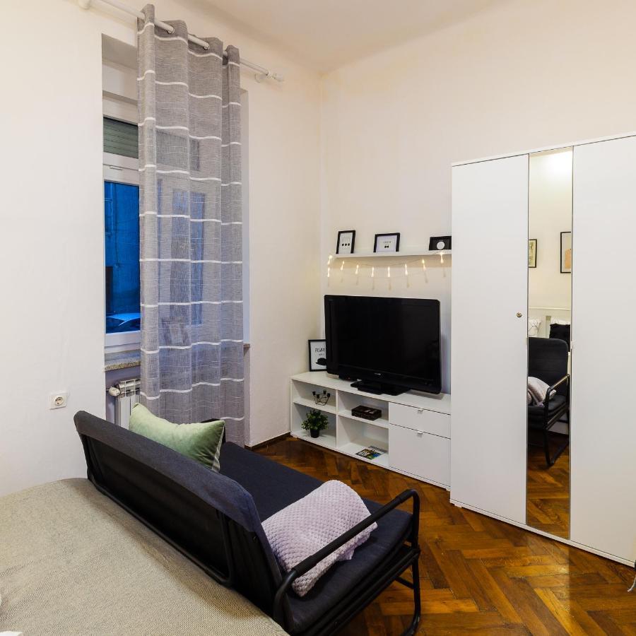 Studio Mg Zagreb Luaran gambar